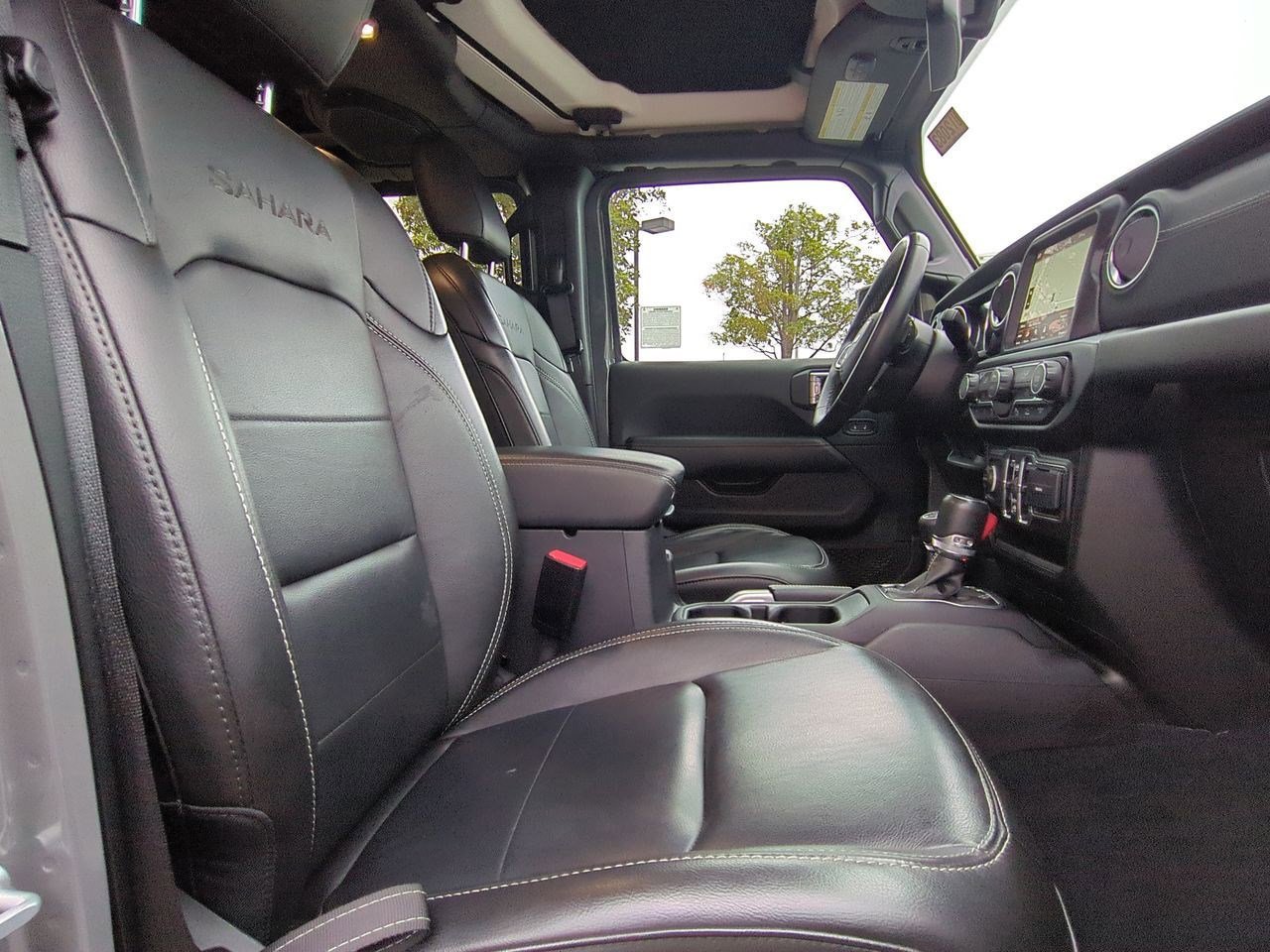 Used 2022 Jeep Wrangler Unlimited Sahara w/ Safety Group image 25