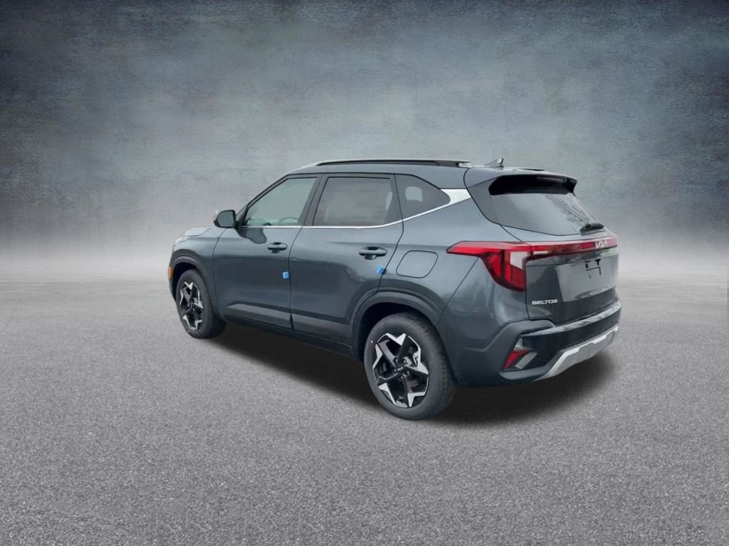 Used 2024 Kia Seltos EX image 16