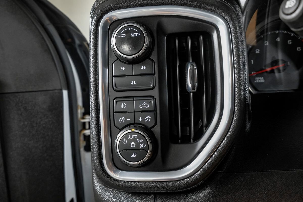 Used 2021 Chevrolet Silverado 2500 LT w/ Convenience Package image 23