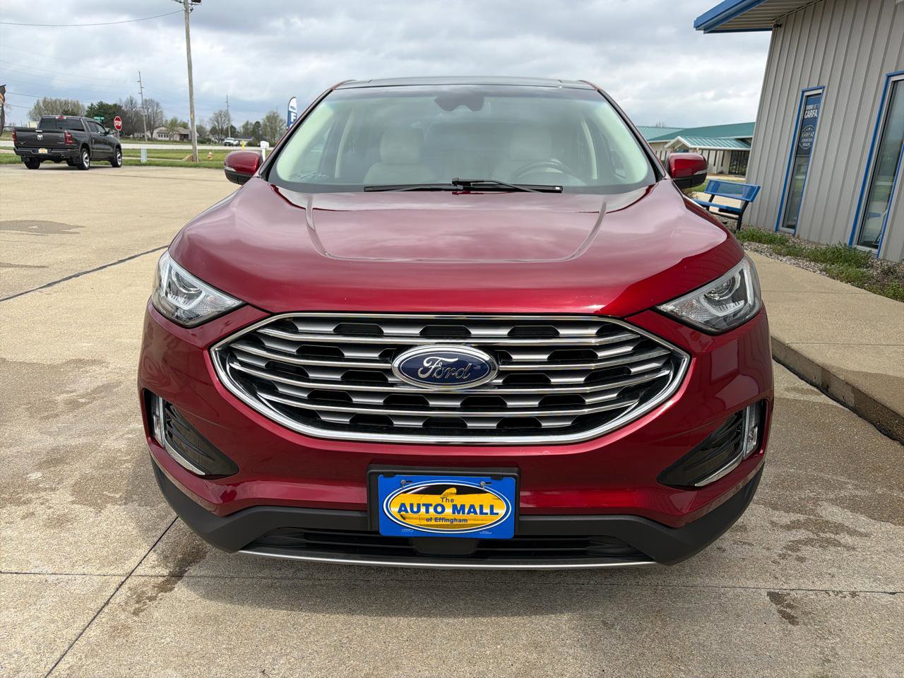Used 2019 Ford Edge SEL w/ Equipment Group 201A image 2