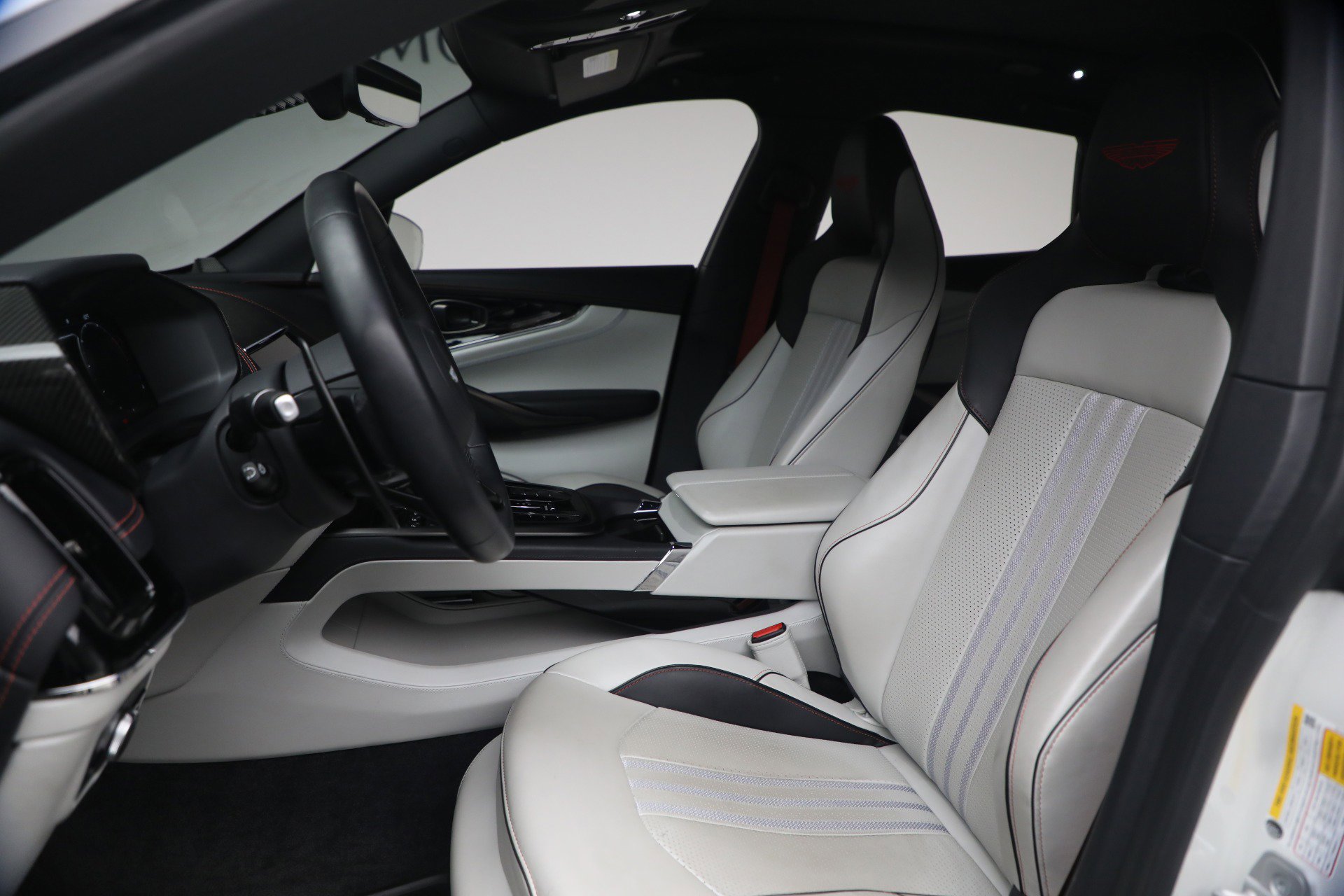 Used 2025 Aston Martin DBX 707 image 14