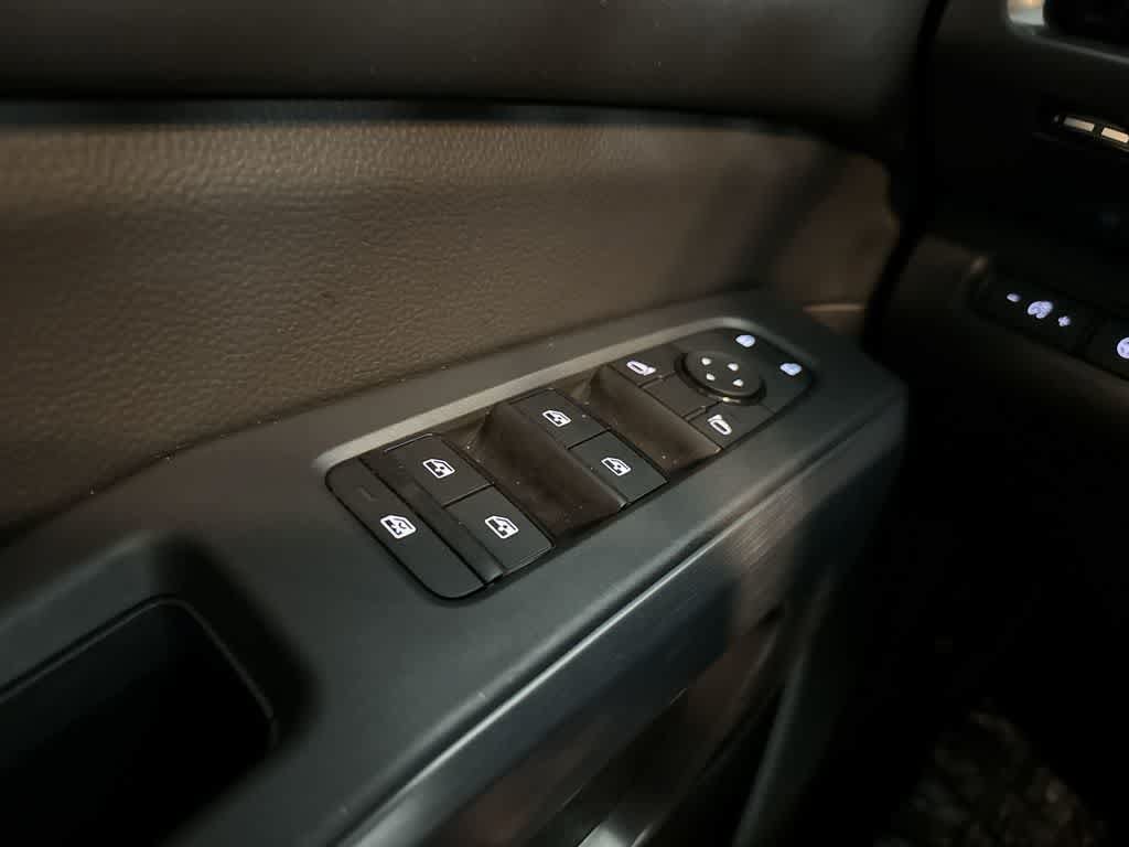 Used 2025 Nissan Pathfinder Rock Creek AWD/4WD image 16