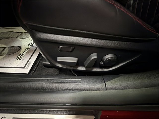 Used 2022 Genesis G70 3.3T w/ Sport Prestige Package image 12