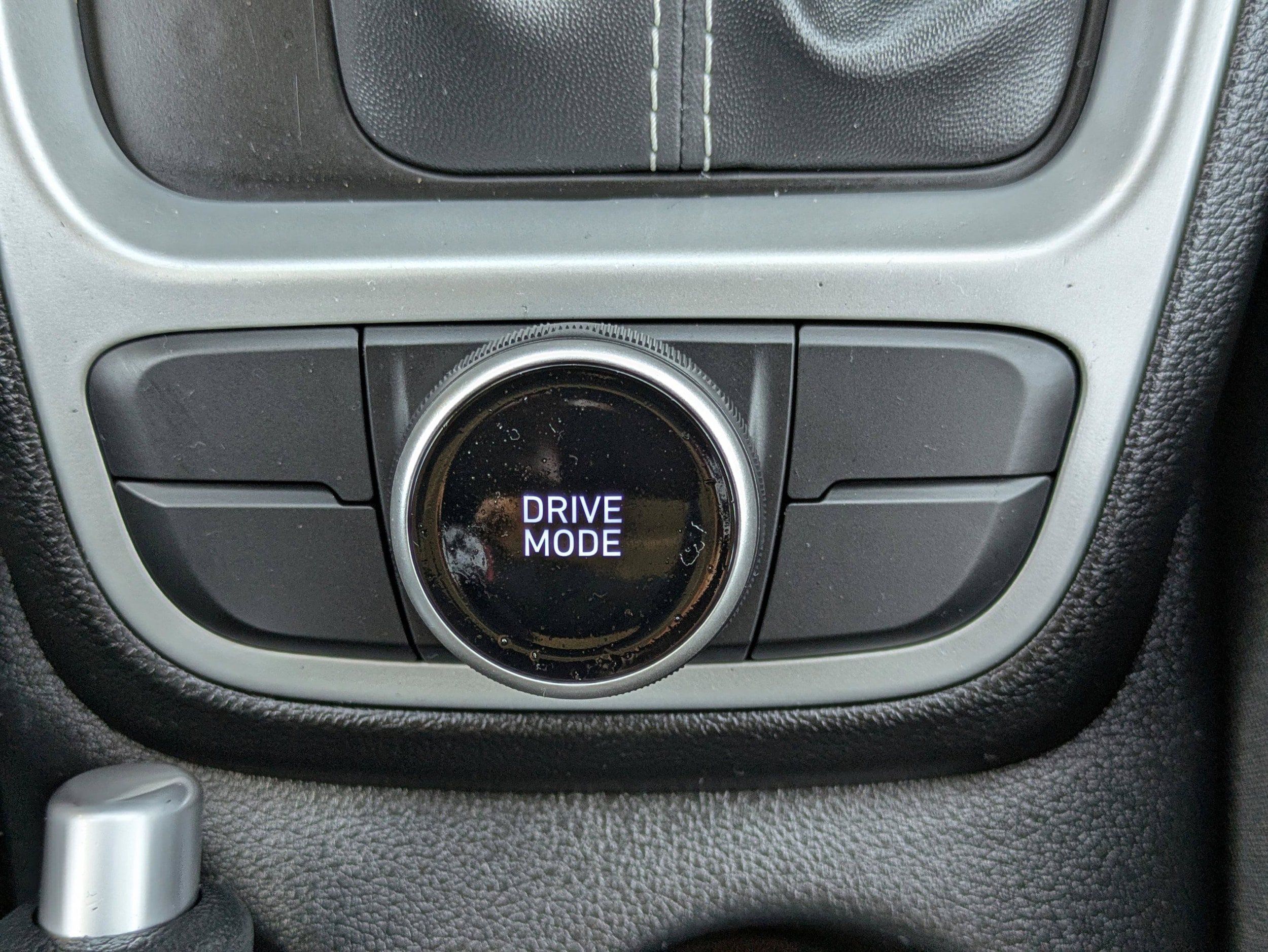 Used 2025 Hyundai Venue SEL FWD image 23