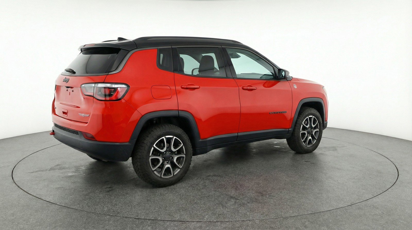 Used 2025 Jeep Compass Trailhawk AWD/4WD image 9