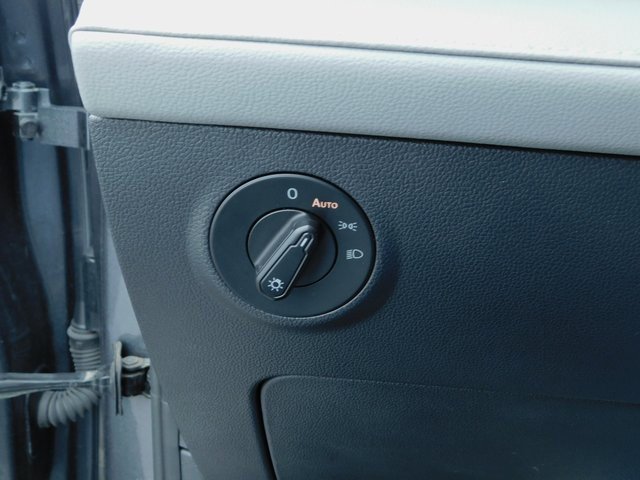 Used 2024 Volkswagen Taos SE image 31