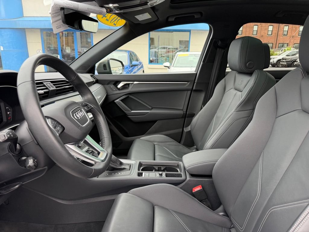 Used 2024 Audi Q3 2.0T Premium w/ Convenience Package AWD/4WD image 9