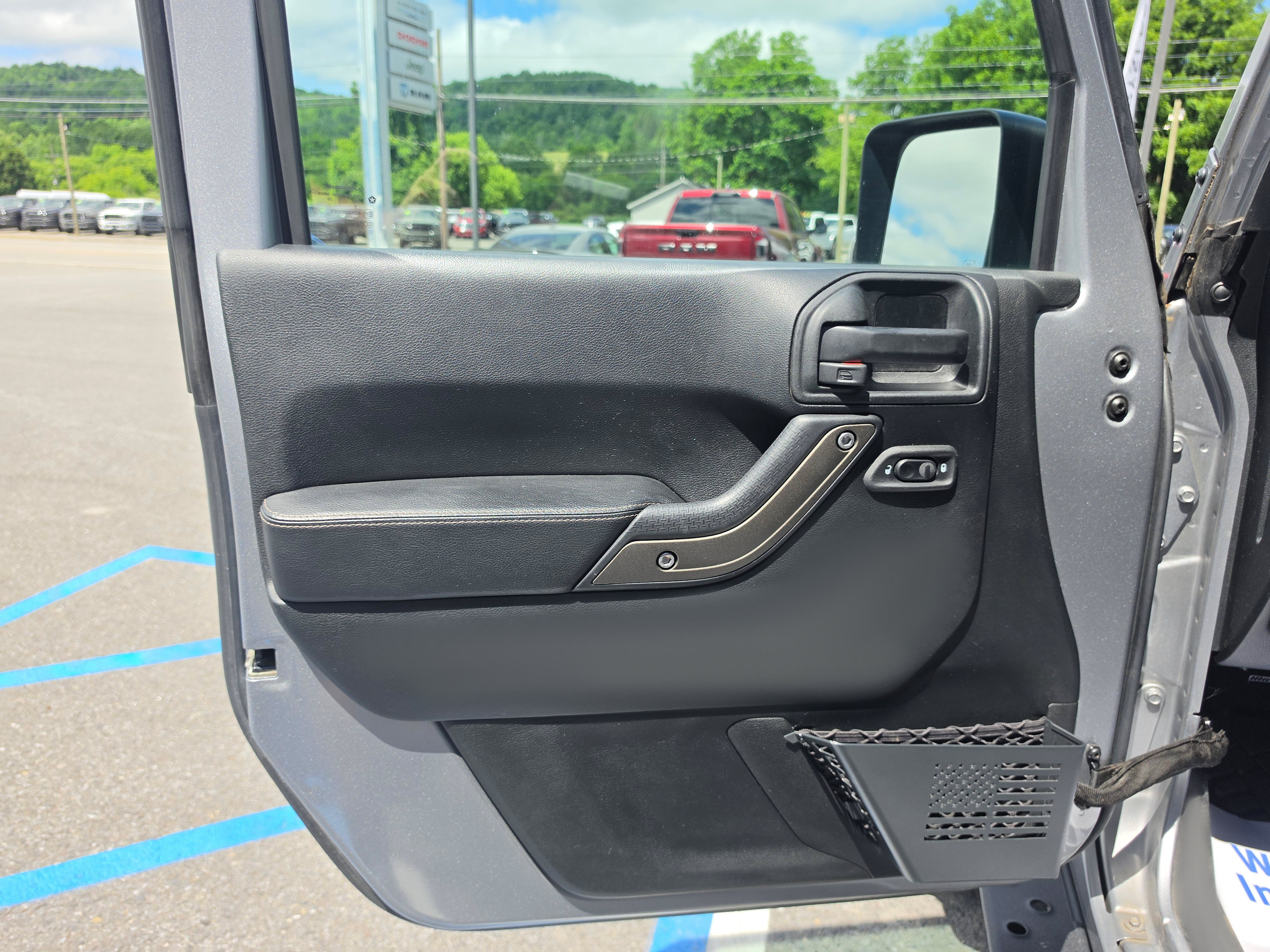 Used 2018 Jeep Wrangler Unlimited Sport AWD/4WD image 16