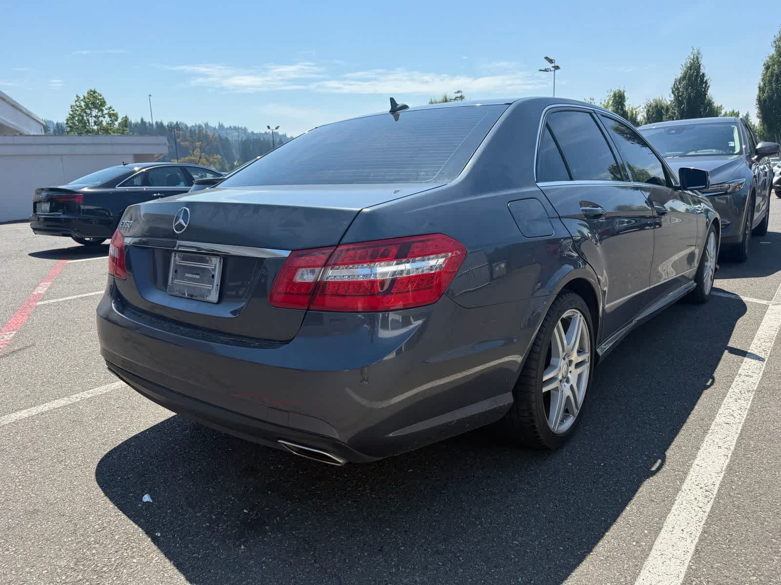 Used 2010 Mercedes-Benz E 350 Sedan image 3