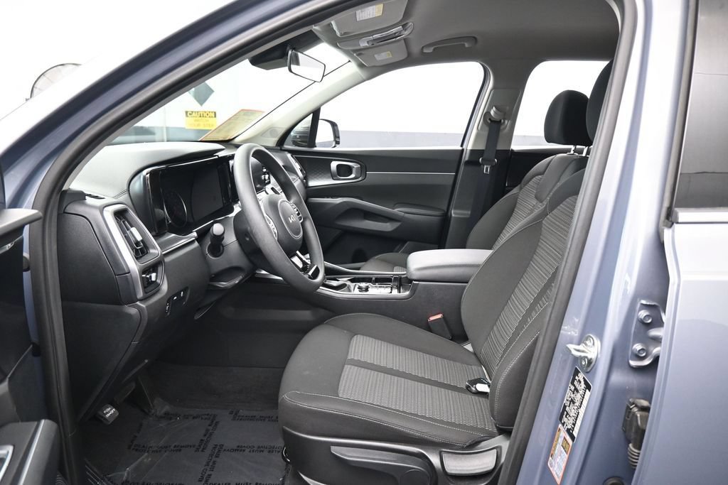 Used 2023 Kia Sorento LX FWD image 10