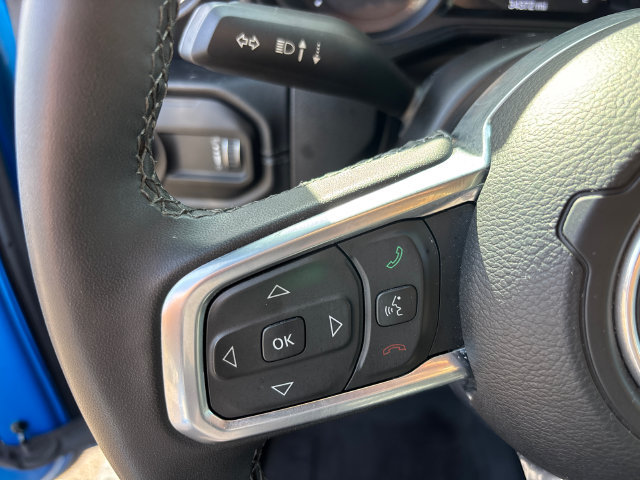 Used 2025 Jeep Wrangler Unlimited Sahara AWD/4WD image 19