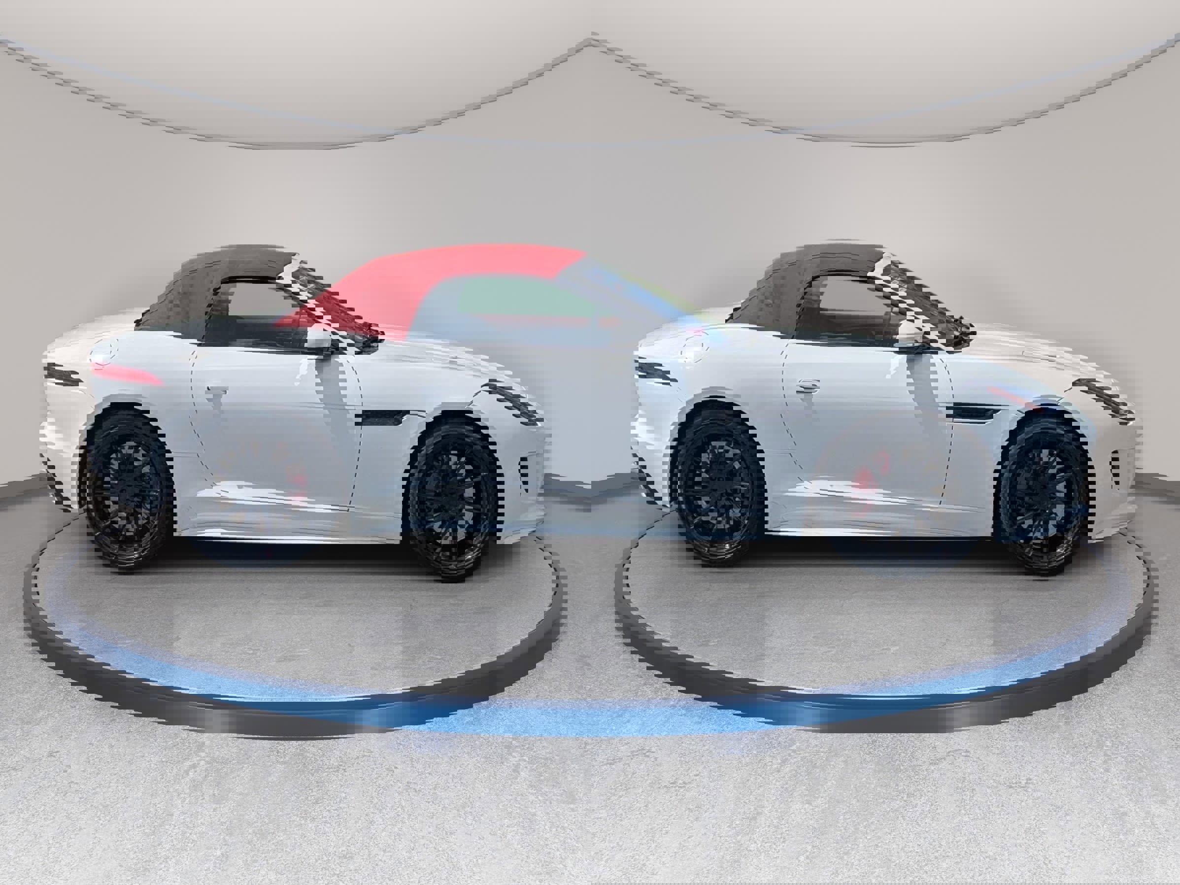 Used 2017 Jaguar F-TYPE R image 4