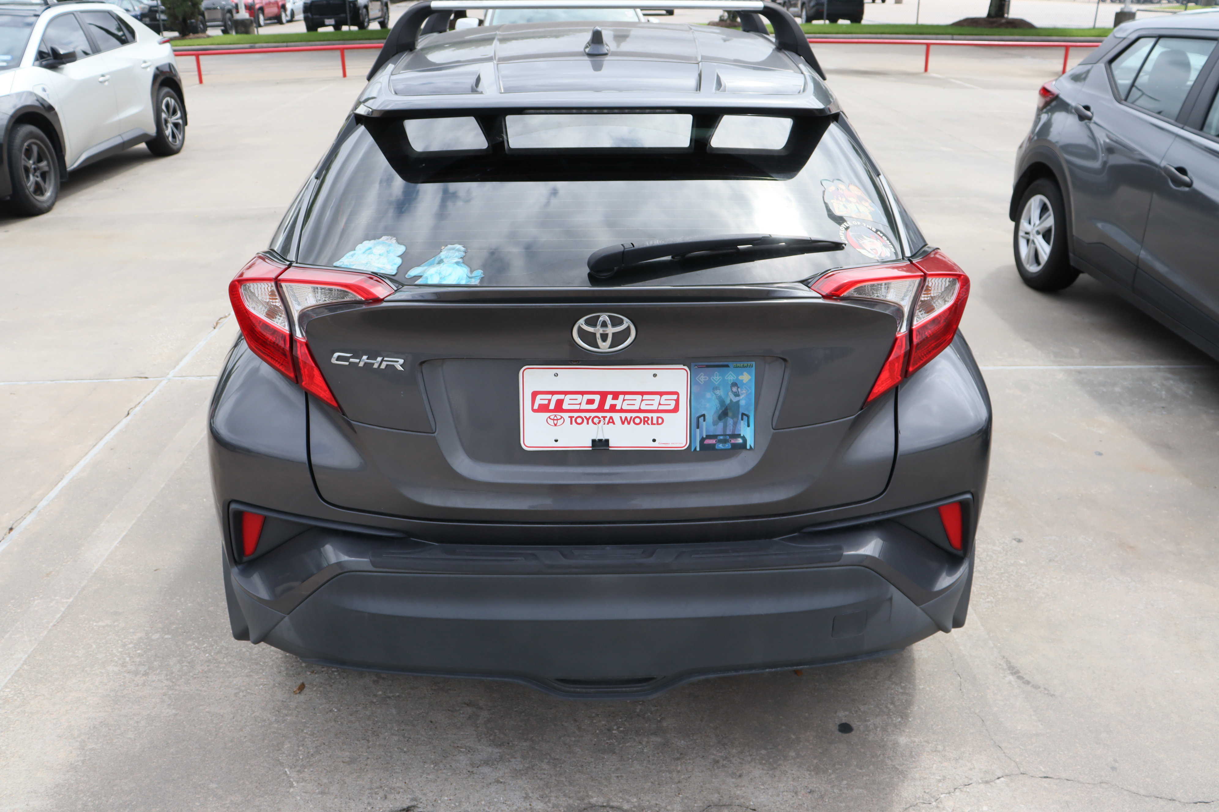 Used 2020 Toyota C-HR LE image 10