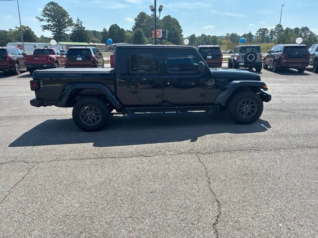 Used 2024 Jeep Gladiator Sport AWD/4WD image 50