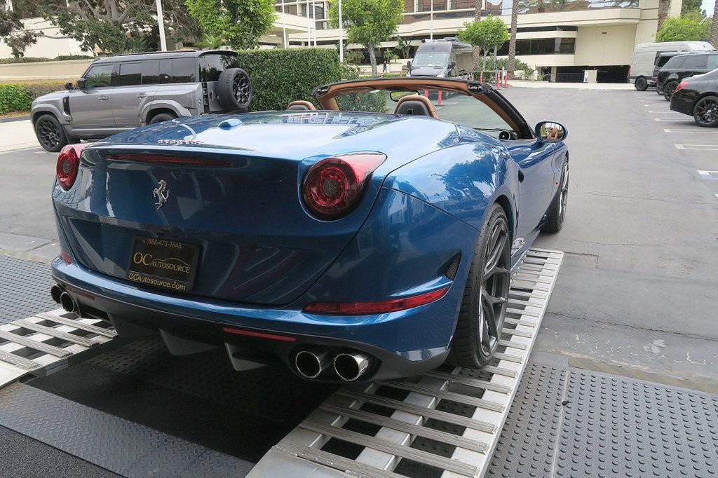 Used 2016 Ferrari California T RWD image 9