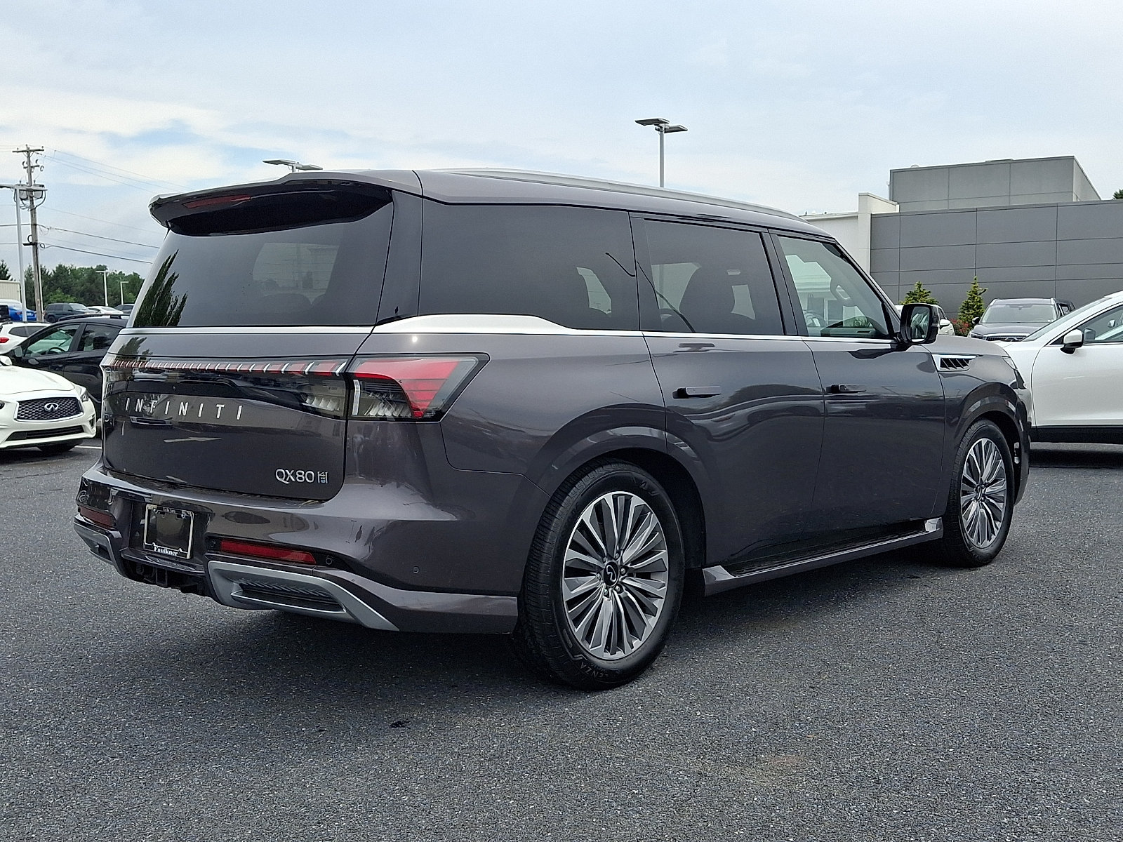 Certified 2025 INFINITI QX80 Luxe AWD/4WD image 10