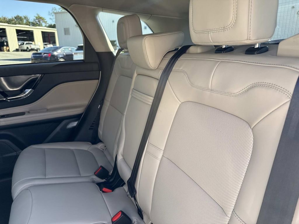 New 2026 Lincoln Corsair Premiere image 14