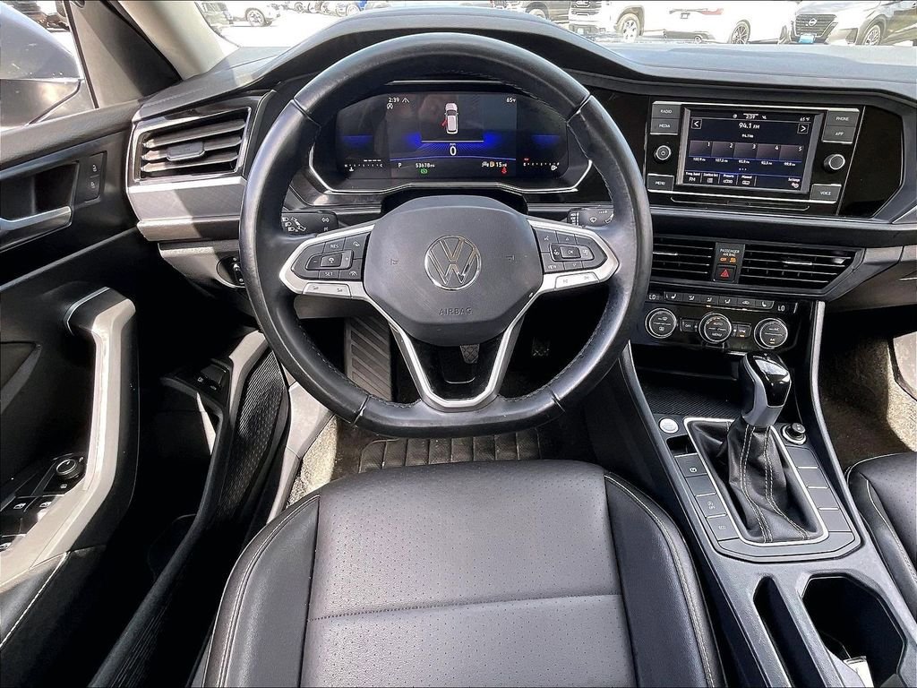 Used 2024 Volkswagen Jetta SE FWD image 16