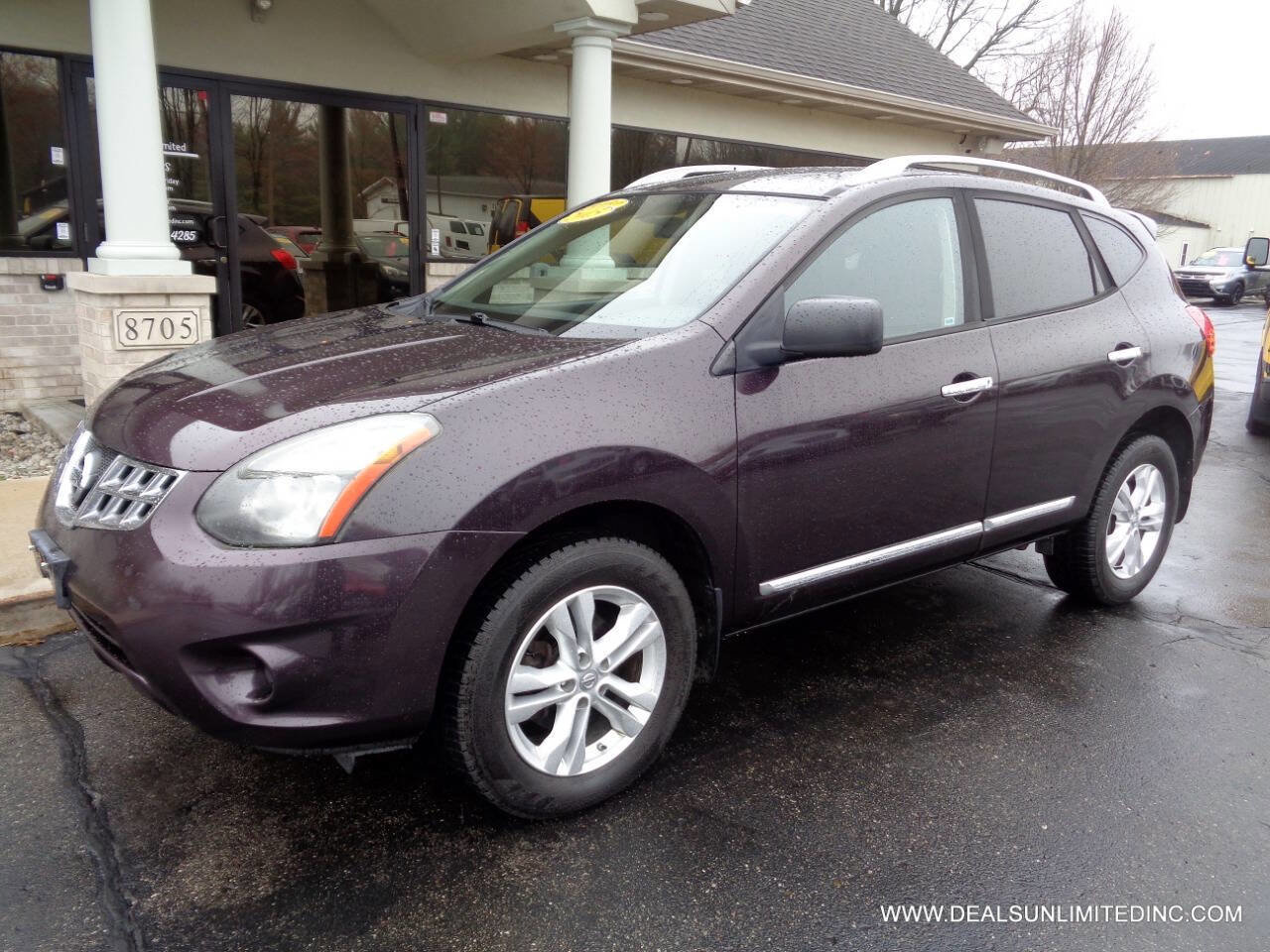 Used 2015 Nissan Rogue S w/ Convenience Package image 1