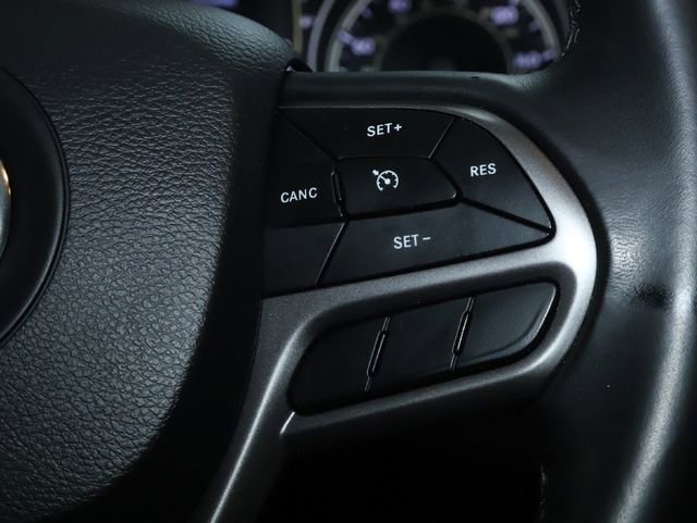 Used 2020 Jeep Cherokee Latitude Plus image 23