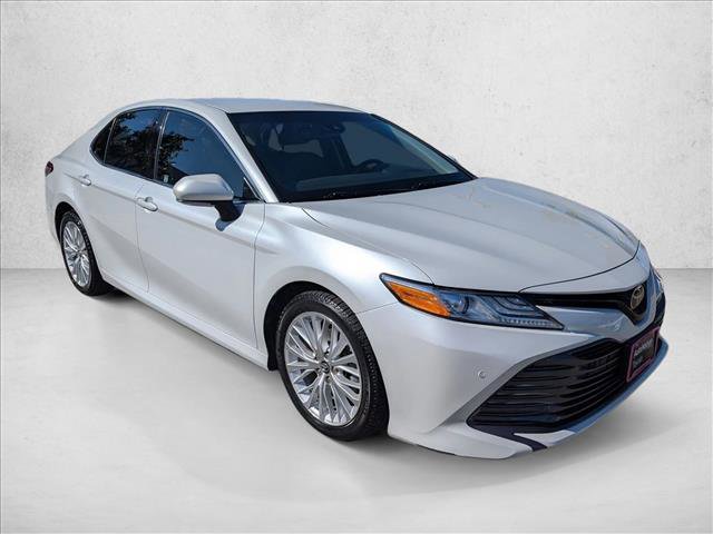 Used 2018 Toyota Camry XLE FWD image 3
