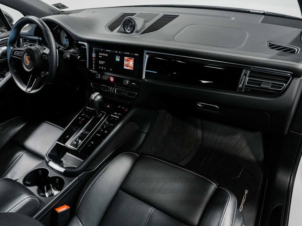 Used 2023 Porsche Macan image 39