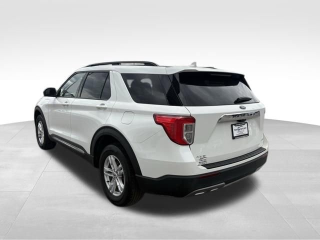 Used 2023 Ford Explorer XLT w/ Equipment Group 202A AWD/4WD image 11