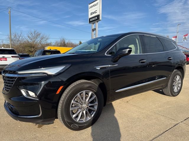 Used 2023 Buick Enclave Essence image 7