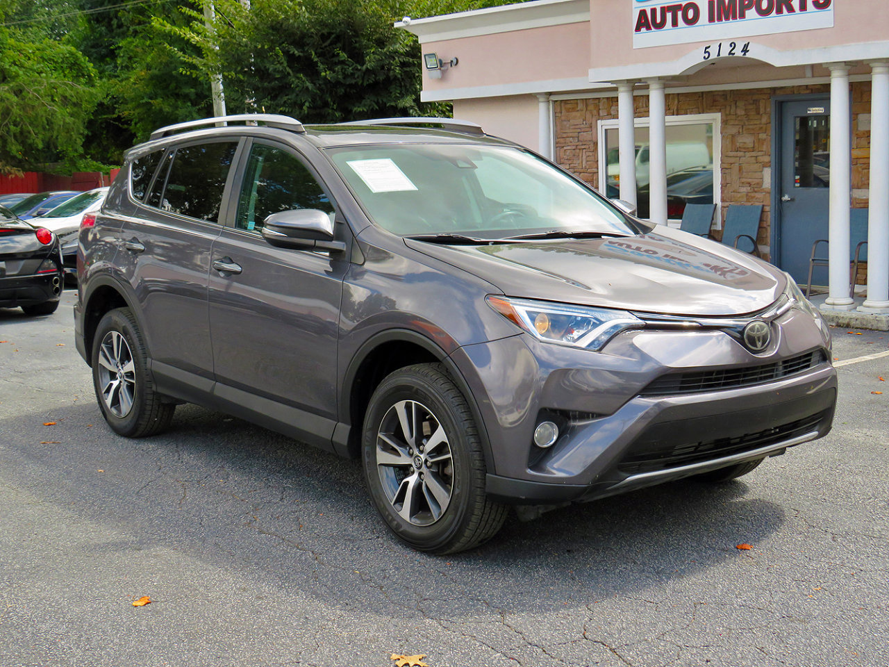Used 2018 Toyota RAV4 XLE image 5