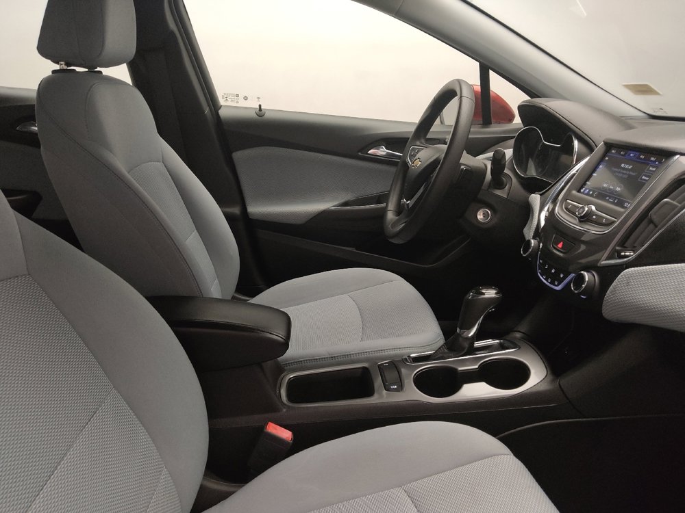 Used 2019 Chevrolet Cruze LT image 21