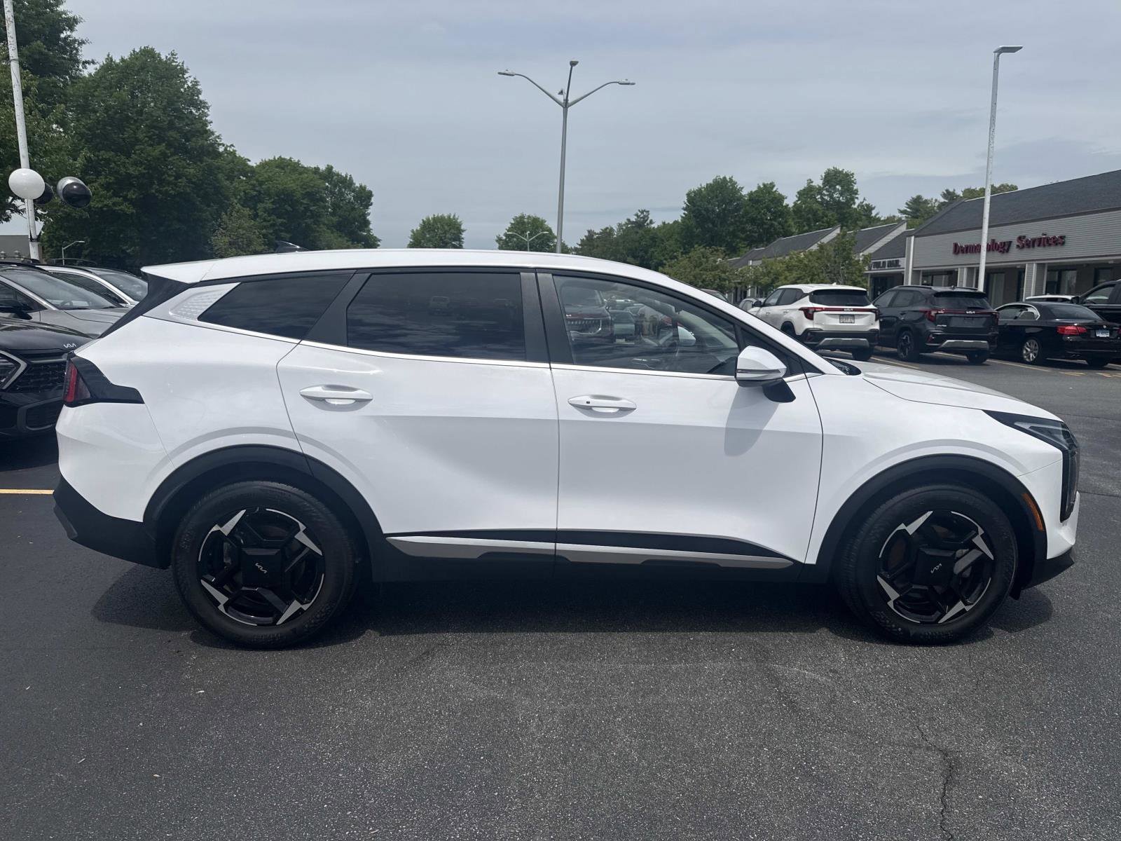 Used 2026 Kia Sportage EX FWD image 10