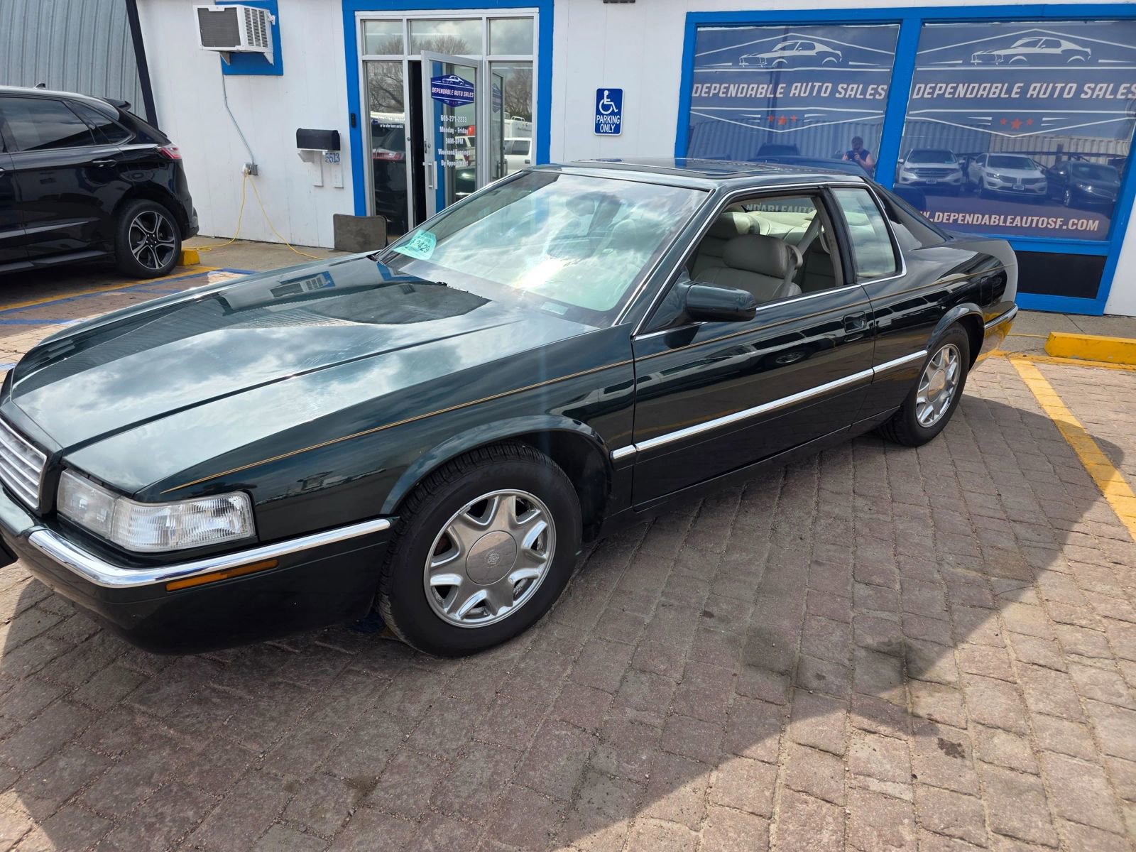 Used 2000 Cadillac Eldorado ESC w/ Comfort/Convenience Pkg FWD image 1