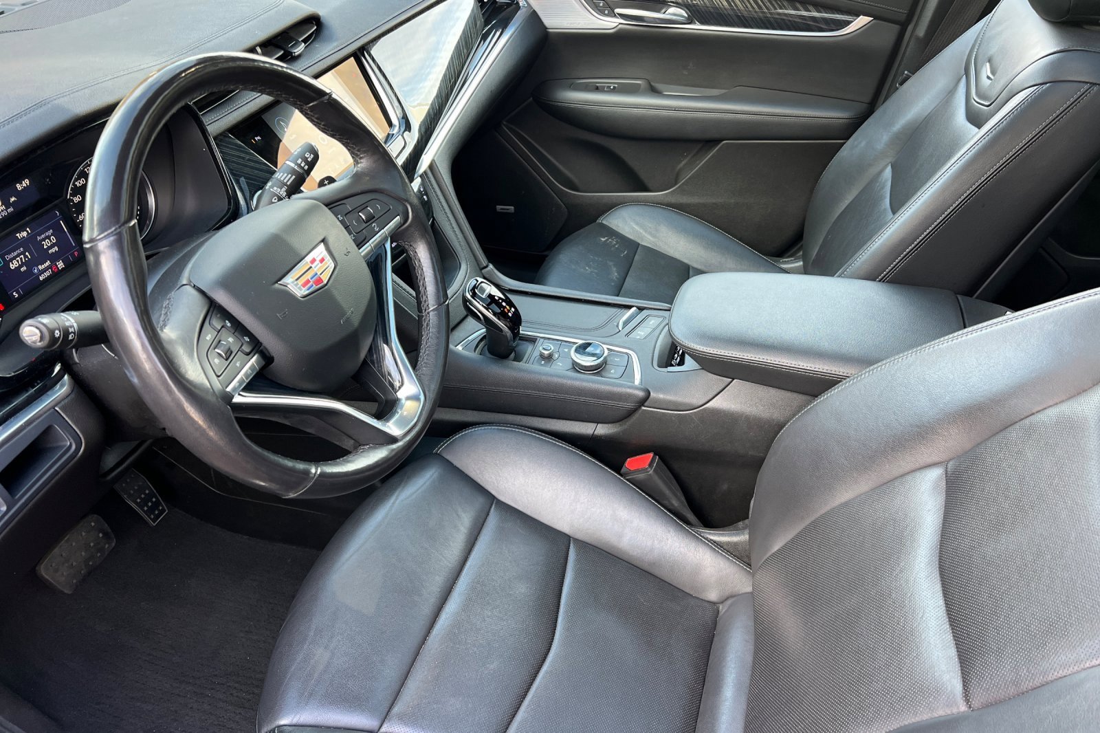 Used 2023 Cadillac XT6 Premium Luxury image 10