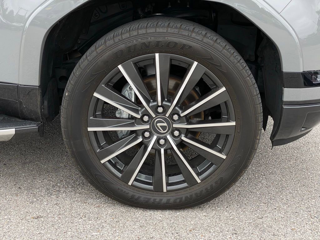 Used 2024 Lexus GX 550 w/ Accessory Package (2T) image 34