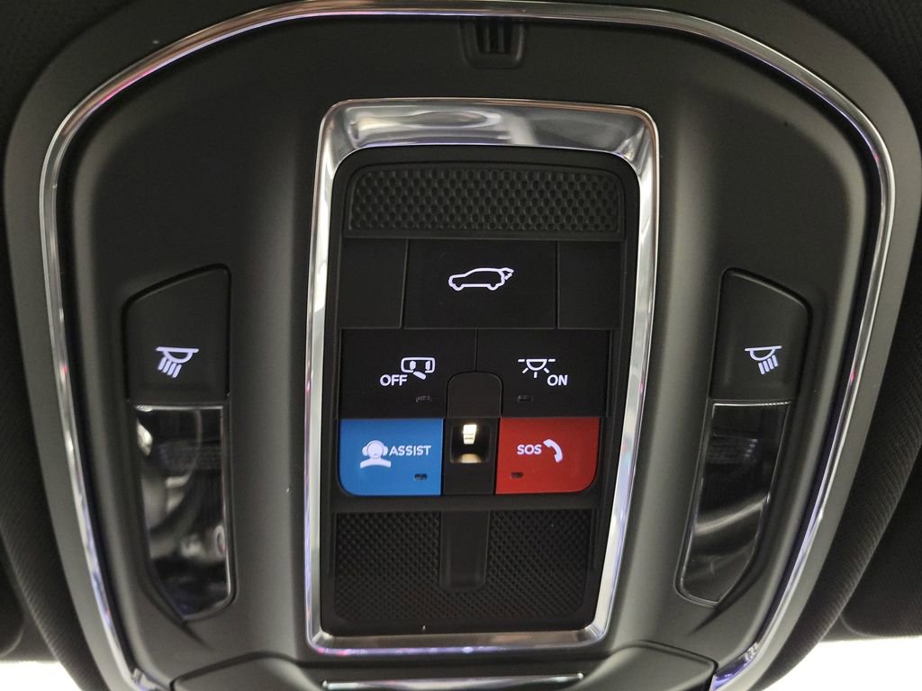 Used 2024 Jeep Grand Cherokee L Laredo w/ Luxury Tech Group I image 19