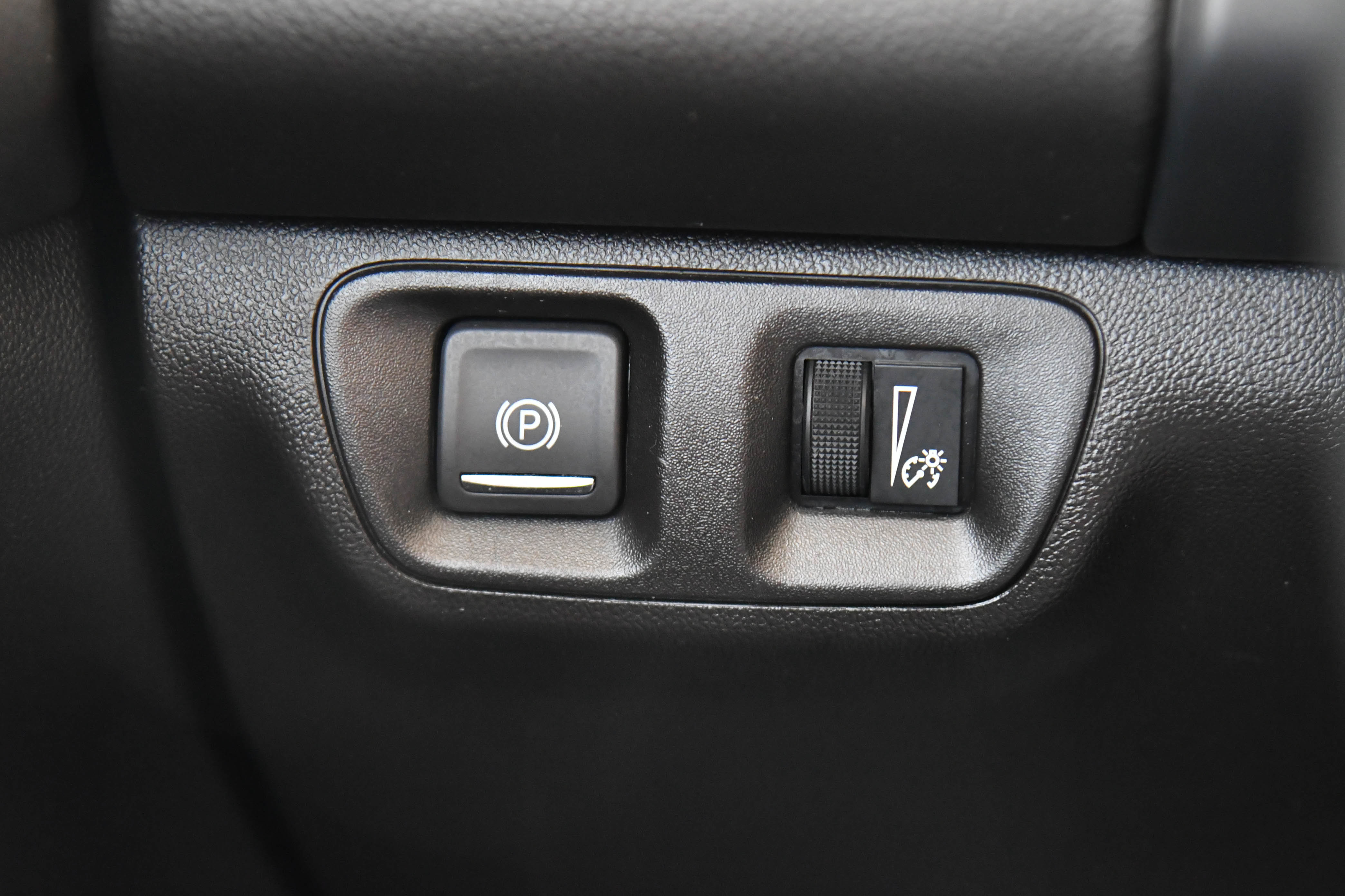 Used 2023 GMC Acadia SLT image 33