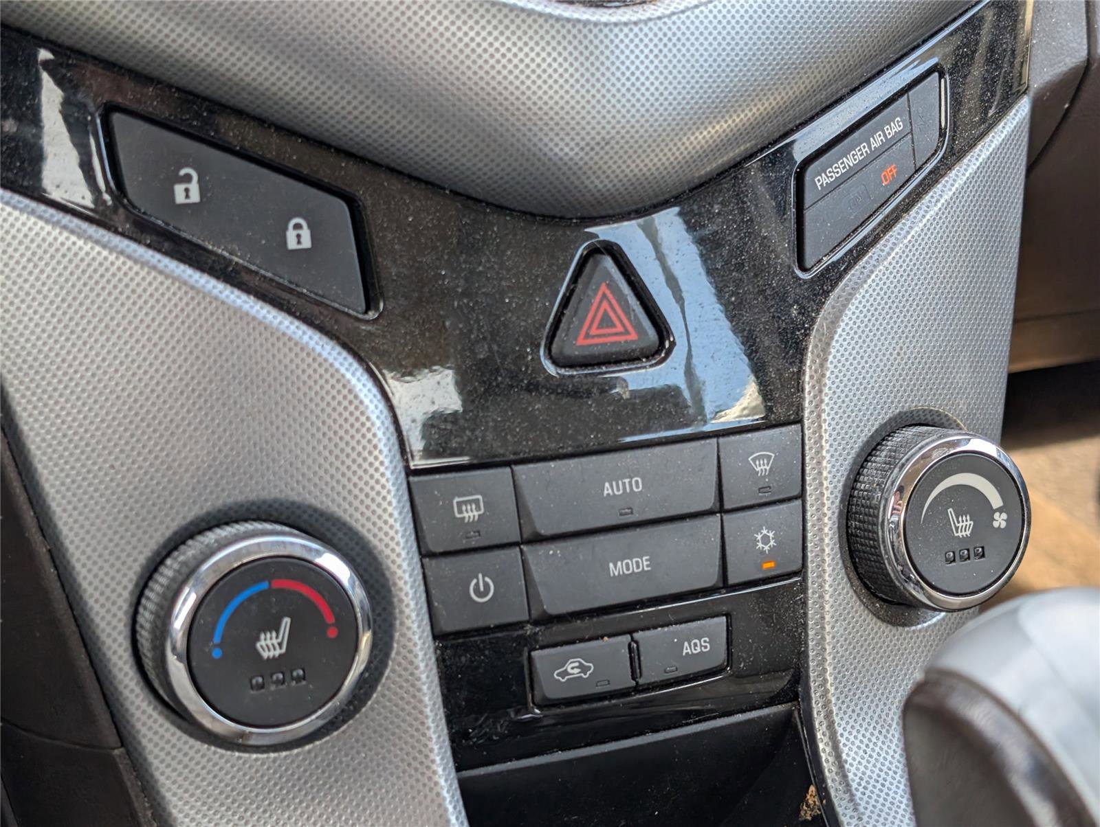 Used 2011 Chevrolet Cruze LTZ image 16