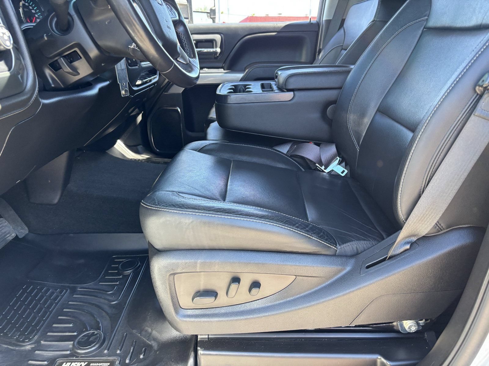 Used 2017 Chevrolet Silverado 2500 LTZ w/ Z71 Package, Off-Road AWD/4WD image 20
