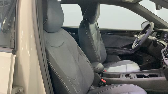 New 2026 Volkswagen Tiguan SE R-Line AWD/4WD image 13