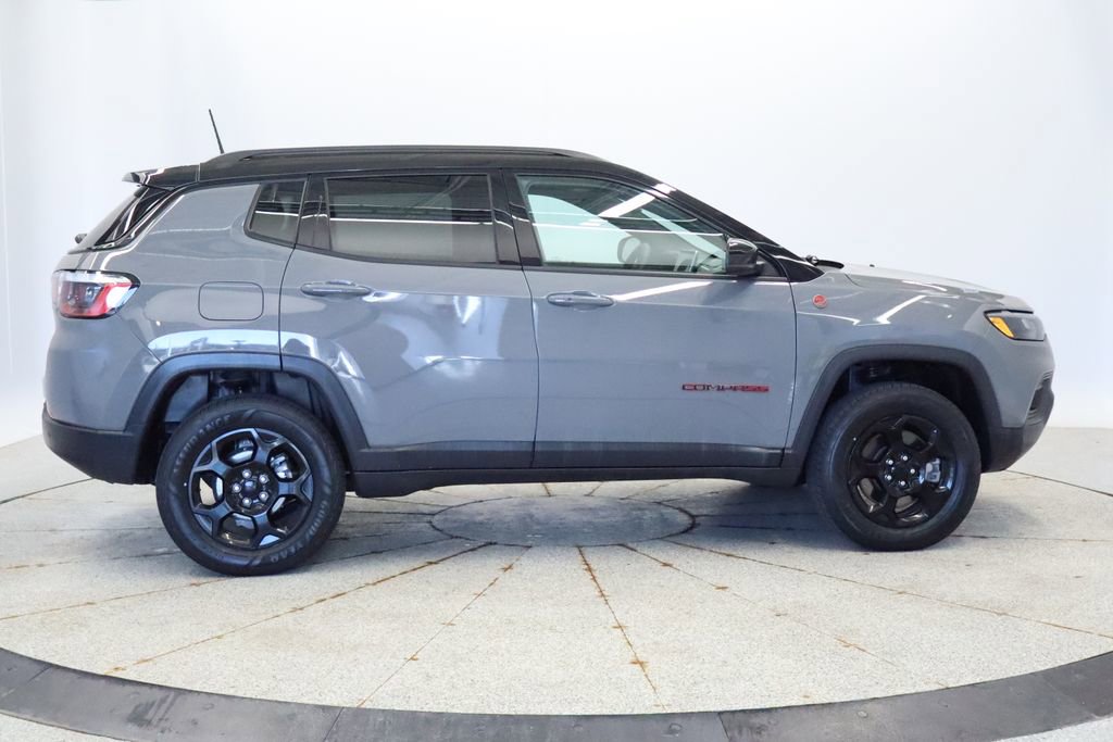 Used 2023 Jeep Compass Trailhawk w/ Sun and Sound Group AWD/4WD image 6