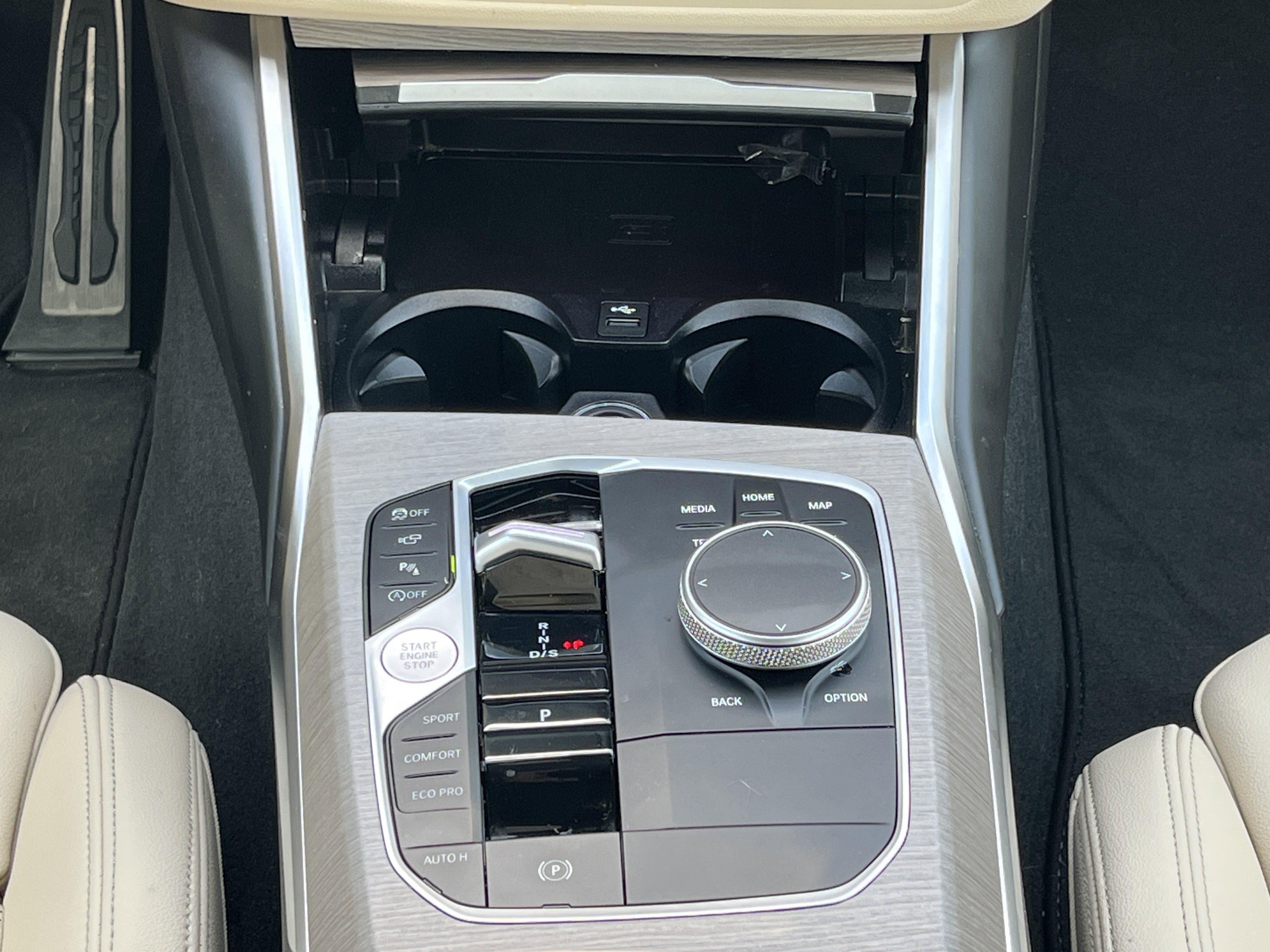 Used 2026 BMW 330i Sedan w/ M Sport Package image 6