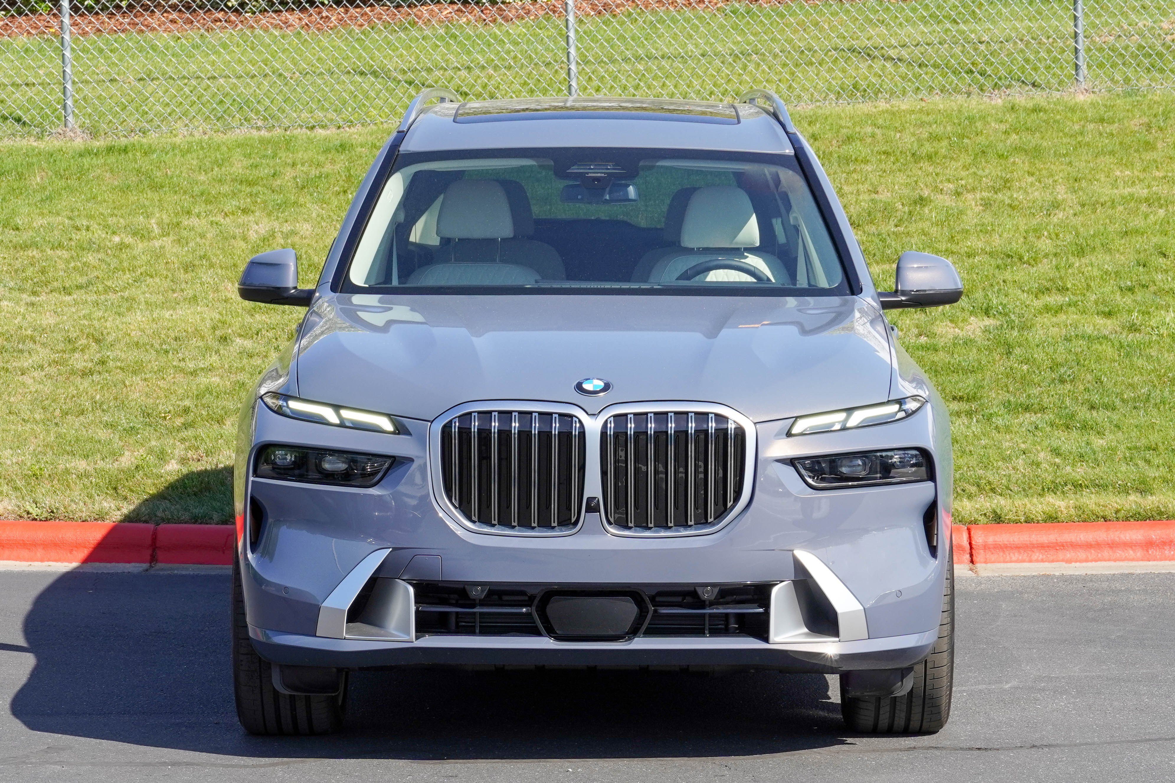 Used 2026 BMW X7 xDrive40i w/ Executive Package image 3