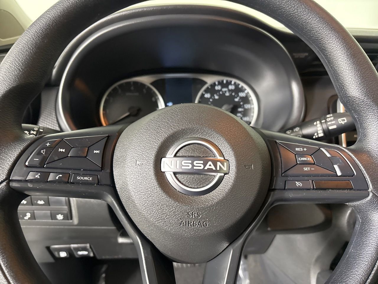 Used 2025 Nissan Kicks Play S image 12