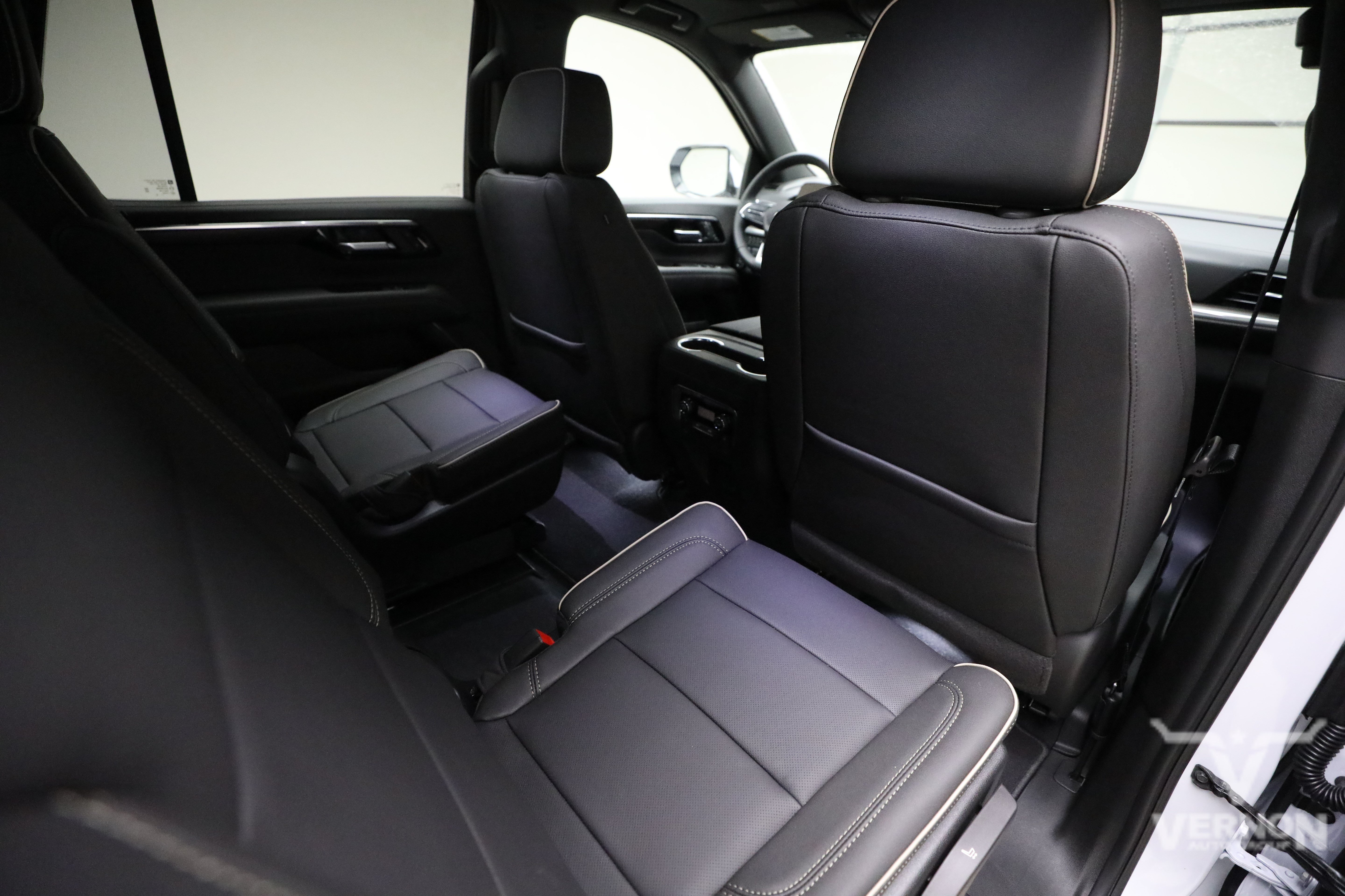 New 2026 Chevrolet Tahoe Premier w/ Sun And Tow Package AWD/4WD image 12