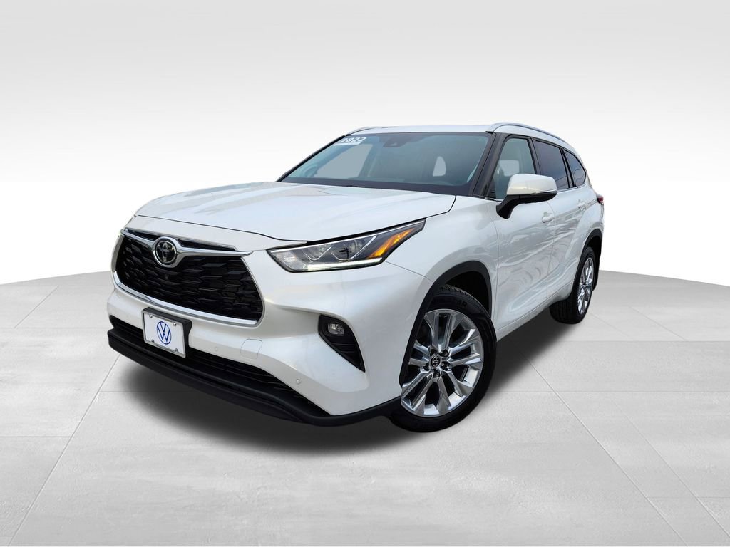 Used 2022 Toyota Highlander Limited AWD/4WD image 3