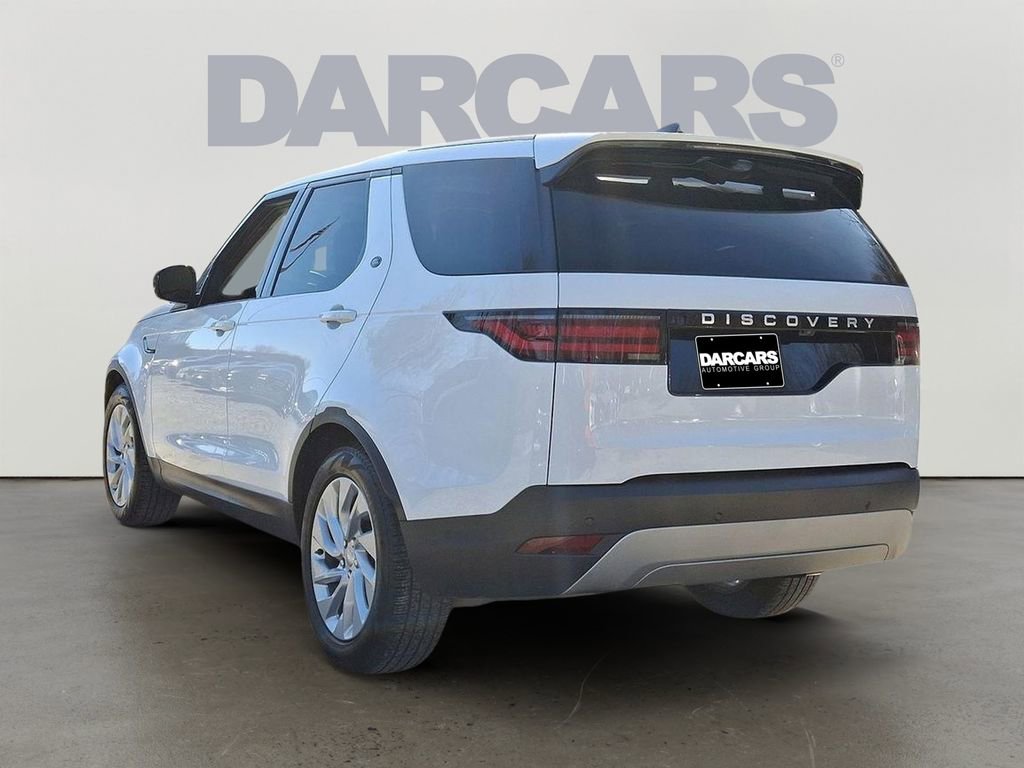 Used 2024 Land Rover Discovery S image 4