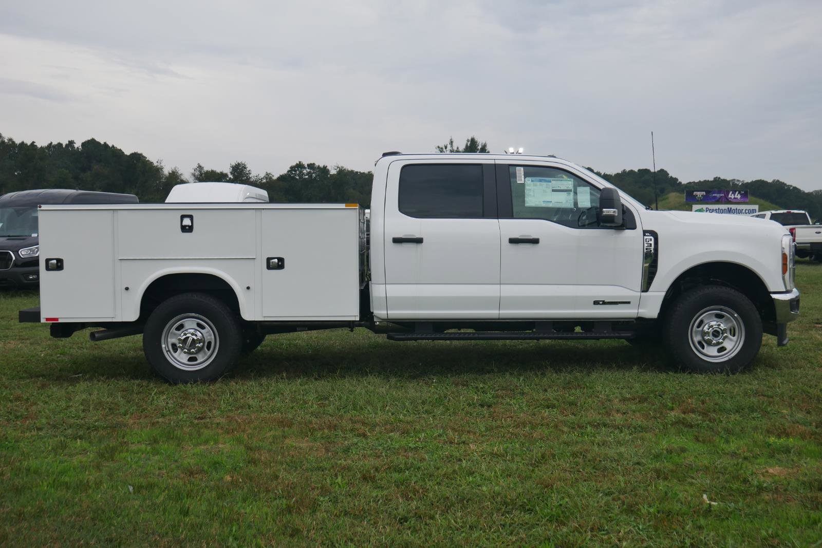 New 2025 Ford F350 XL w/ XL Chrome Package image 5