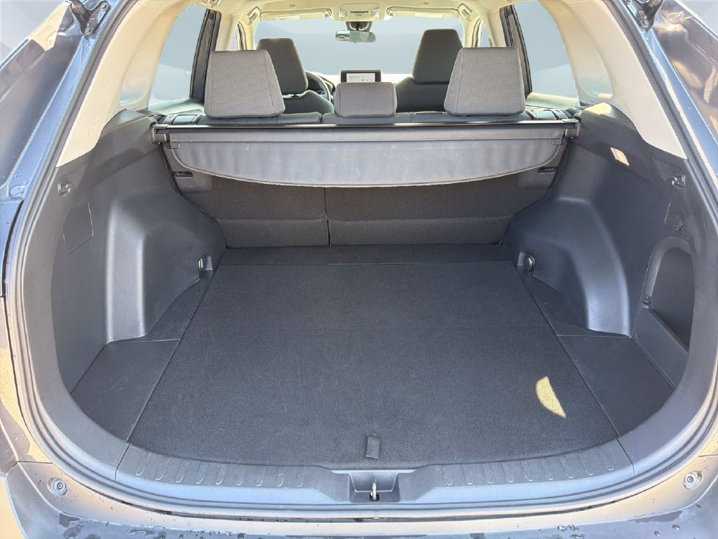 Used 2025 Toyota RAV4 XLE AWD/4WD image 23