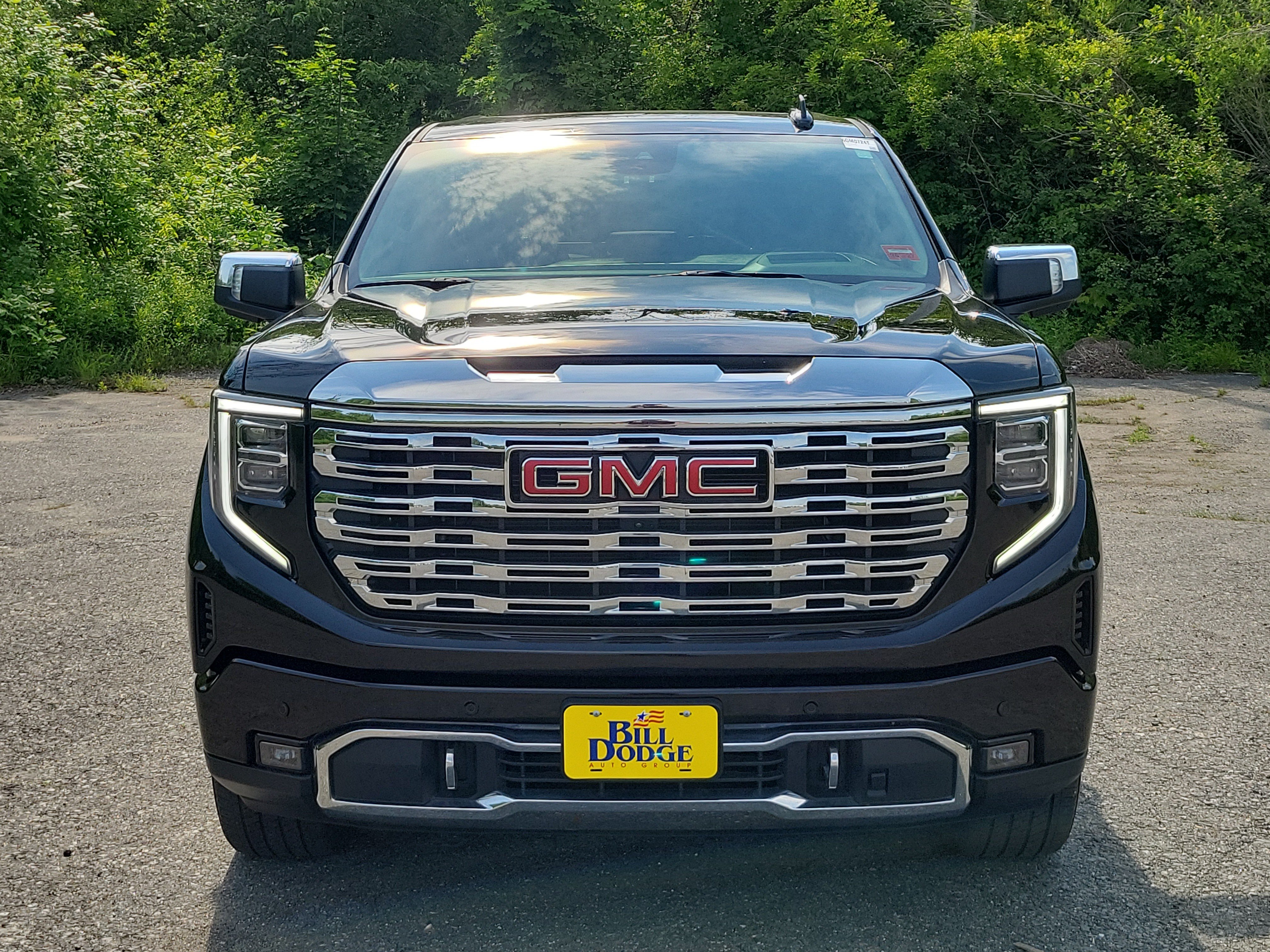 Used 2025 GMC Sierra 1500 Denali w/ Denali Reserve Package AWD/4WD image 2