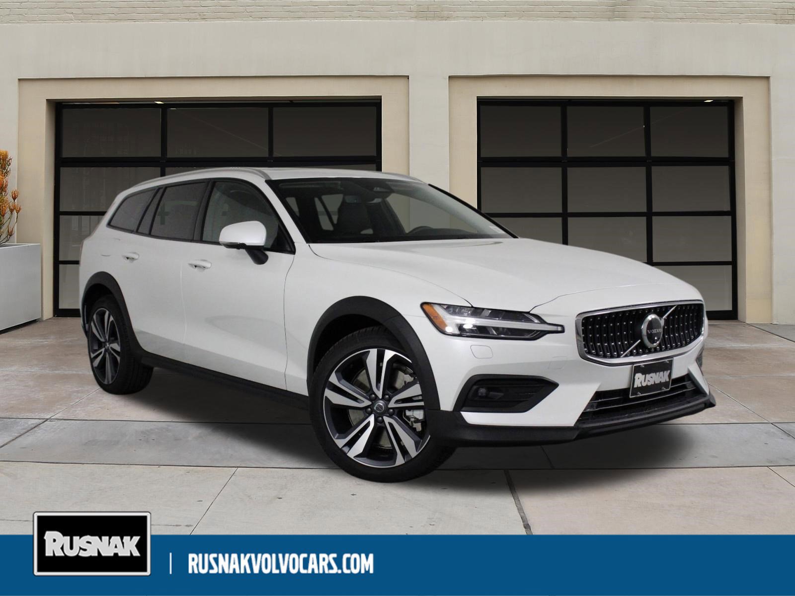 New 2026 Volvo V60 B5 Cross Country Plus w/ Climate Package AWD/4WD image 1